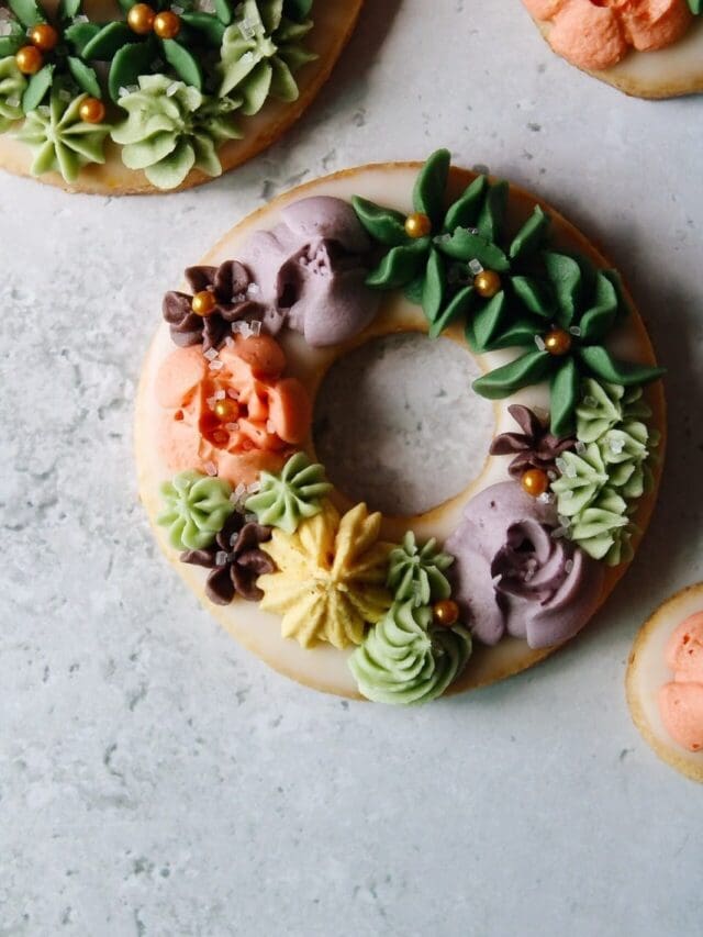 Springy shortbread cookies with buttercream flowers