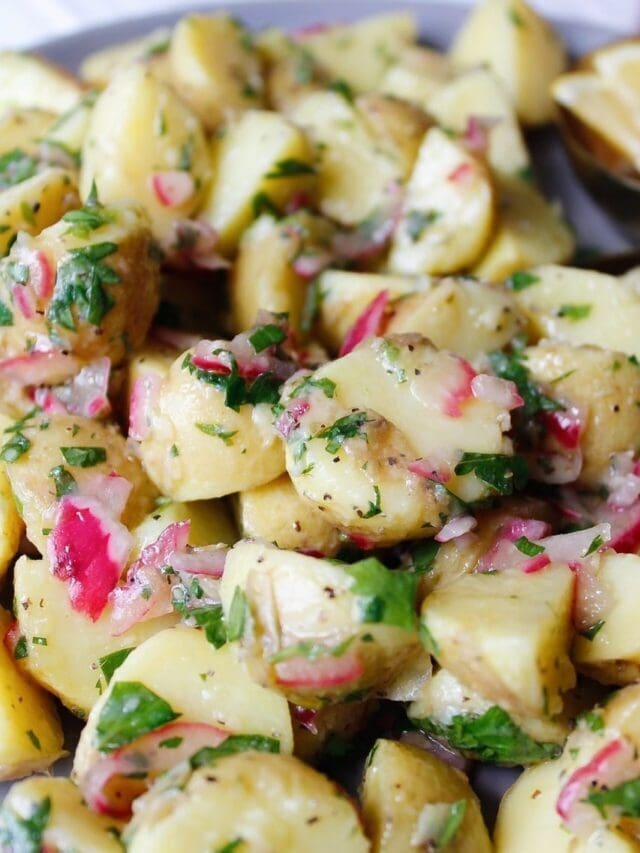 EASY HERBED POTATO SALAD (NO MAYO)