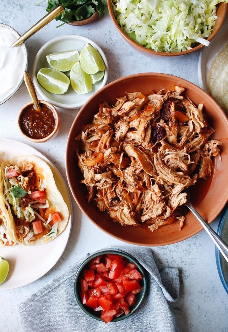 slow cooker chipotle chicken with all the taco fixings