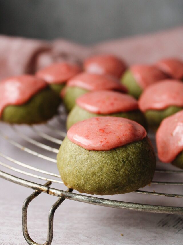 MATCHA SHORTBREAD COOKIES