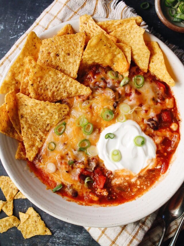 SOUTHWEST BLACK BEAN CHICKEN CHILI