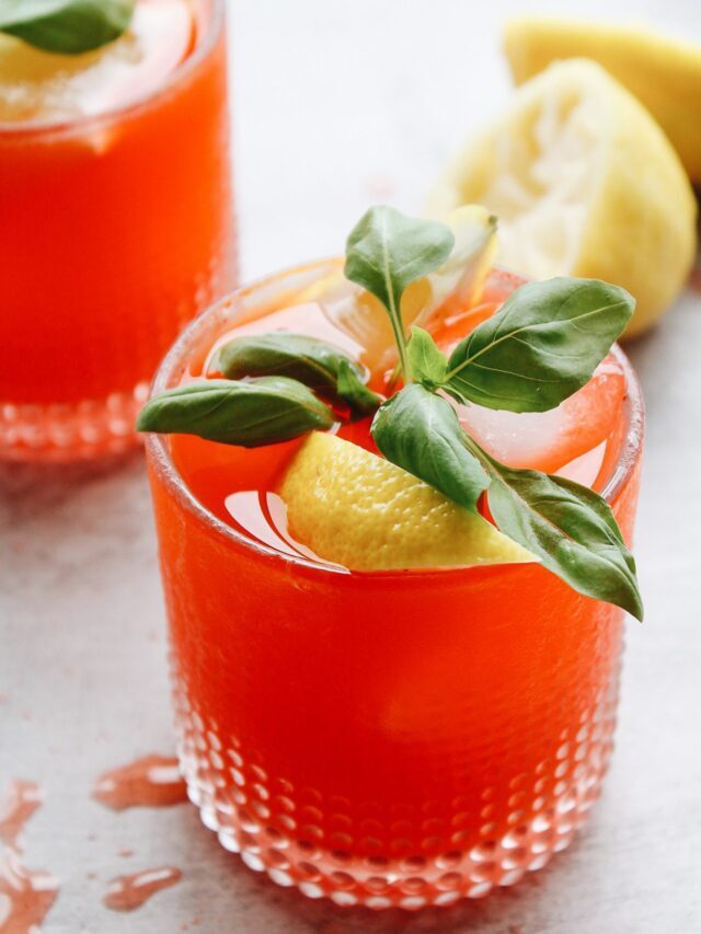 STRAWBERRY BASIL LEMONADE