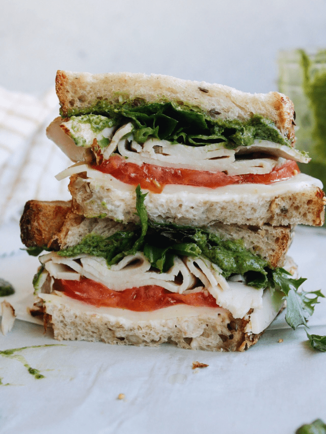 PESTO TURKEY SANDWICH