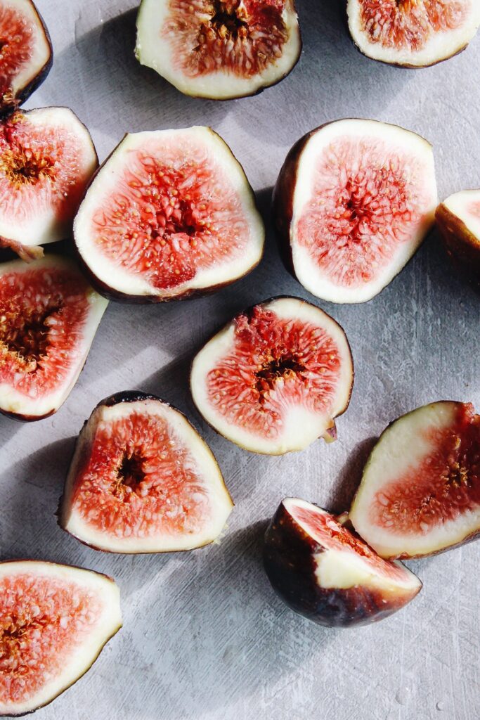 fresh figs sliced in half