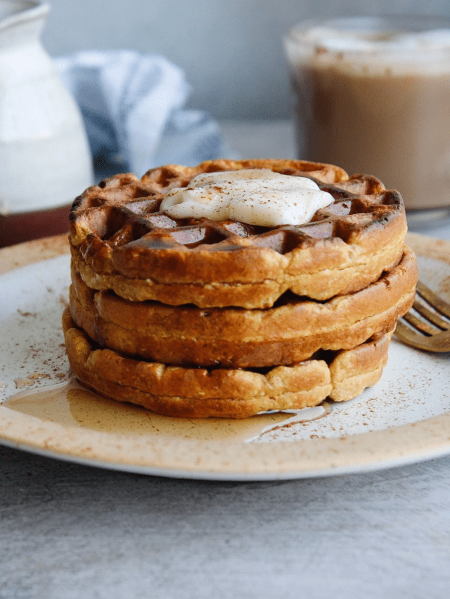 GLUTEN-FREE PUMPKIN WAFFLES