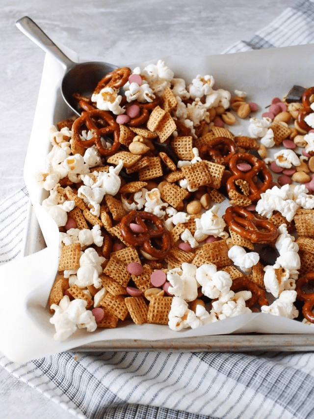 SWEET AND SALTY CHEX MIX