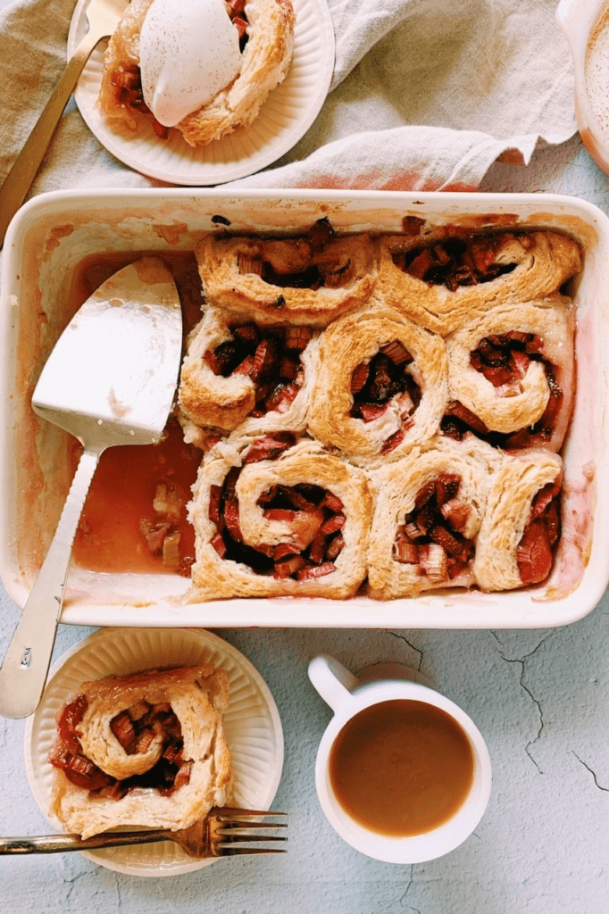 rhubarb roly poly