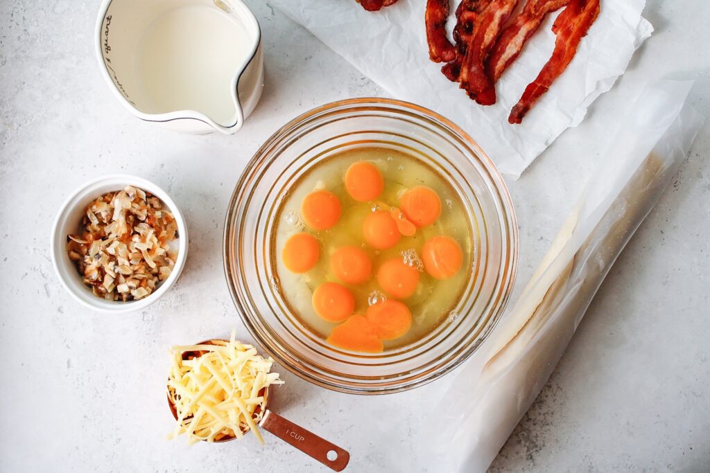 Ingredients for bacon and mushroom quiche 