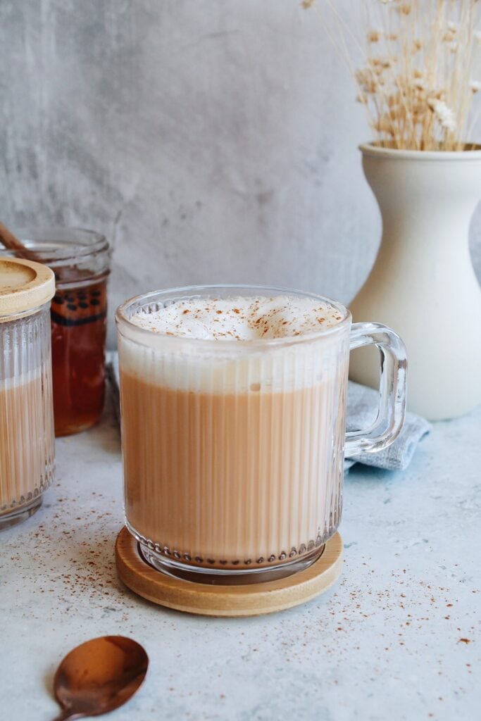 rooibos latte topped with cinnamon 